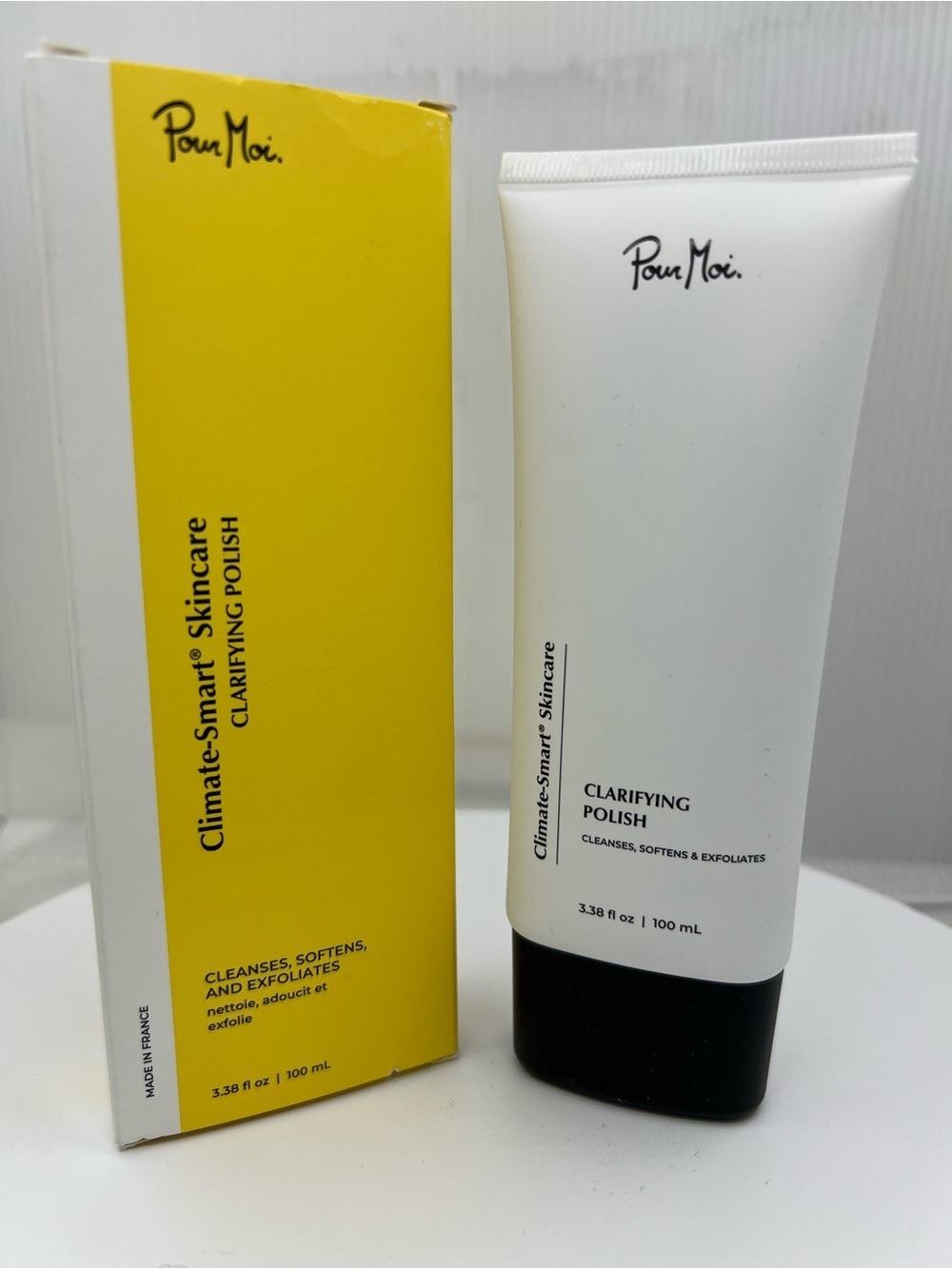 Pour Moi Skincare Climate-Smart Clarifying Polish